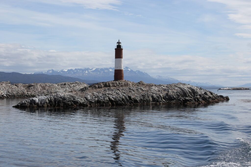 lighthouse, nature, rocks-7952696.jpg